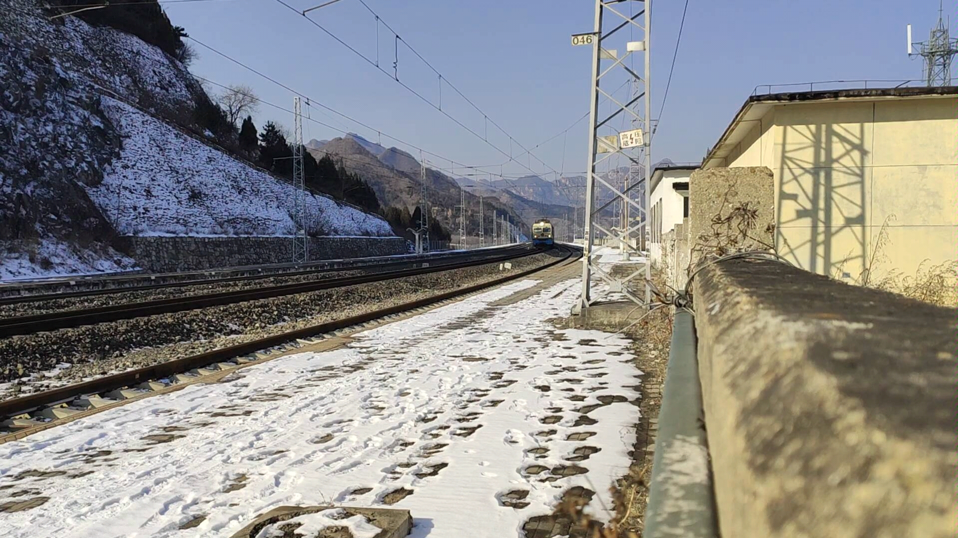 大秦铁路获得实用新型专利授权:“一种铁路接触网钢支柱防腐涂料结构”