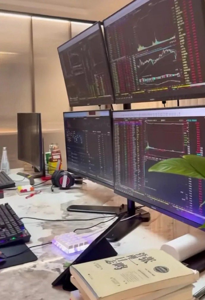 黄金概念下跌6.46%，主力资金净流出63股