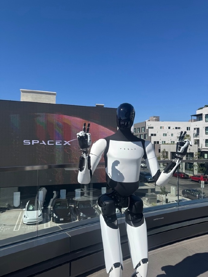 特斯拉第三代人形机器人即将亮相 业绩预喜概念股出炉