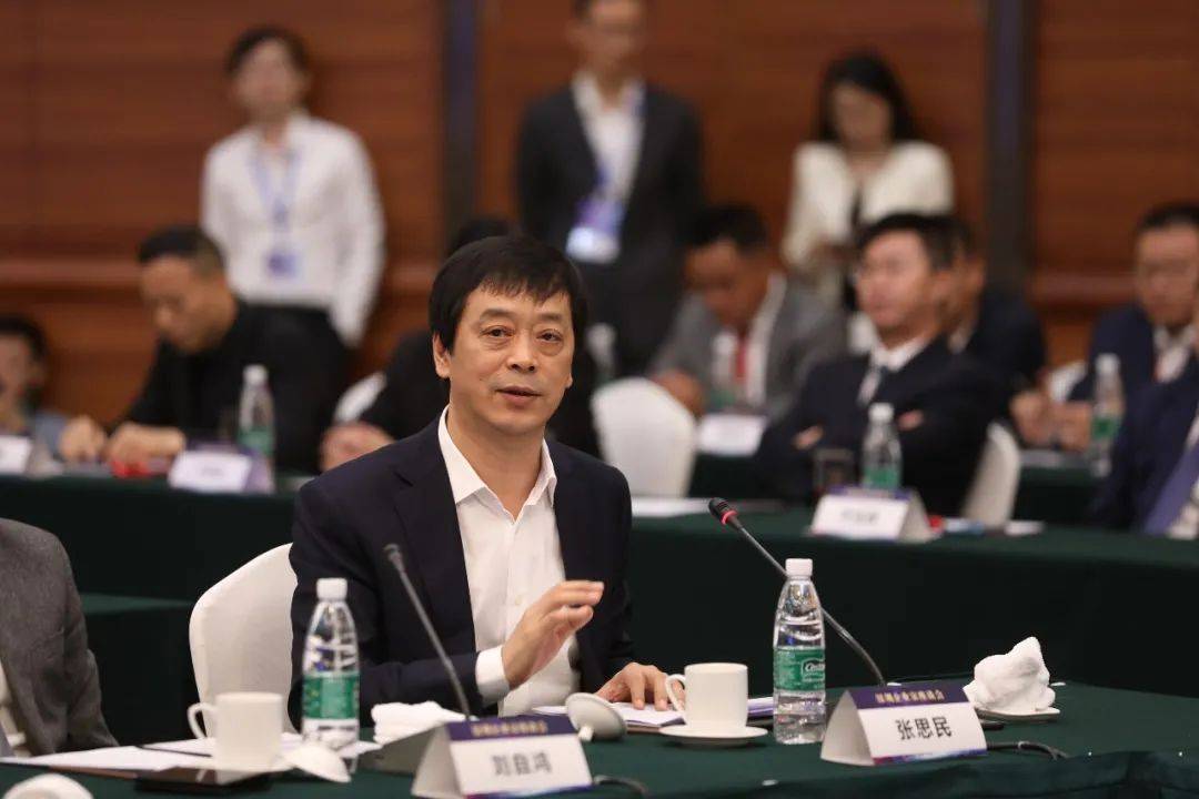 华发股份拟向控股股东增发募资30亿元 投向九大地产项目