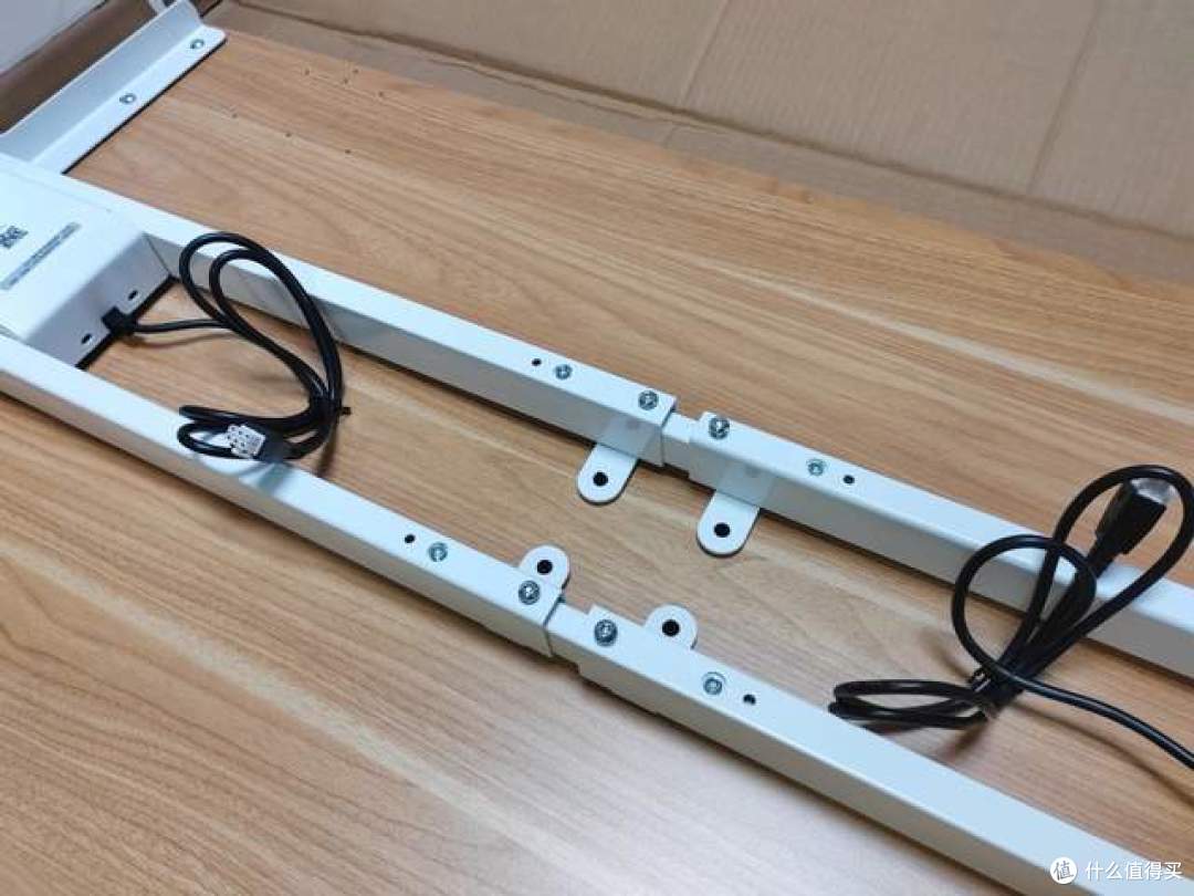 乐歌股份获得实用新型专利授权：“壁式升降桌及其隔音舱”