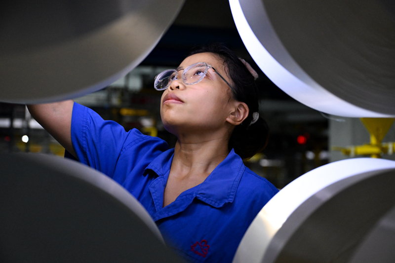 华联控股：通过中保清源汇海产业基金参股深圳聚能和珠海聚能