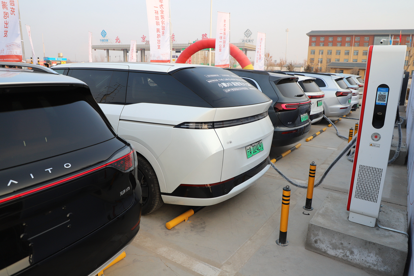 云意电气：目前正积极推进液冷充电枪产品的开发工作