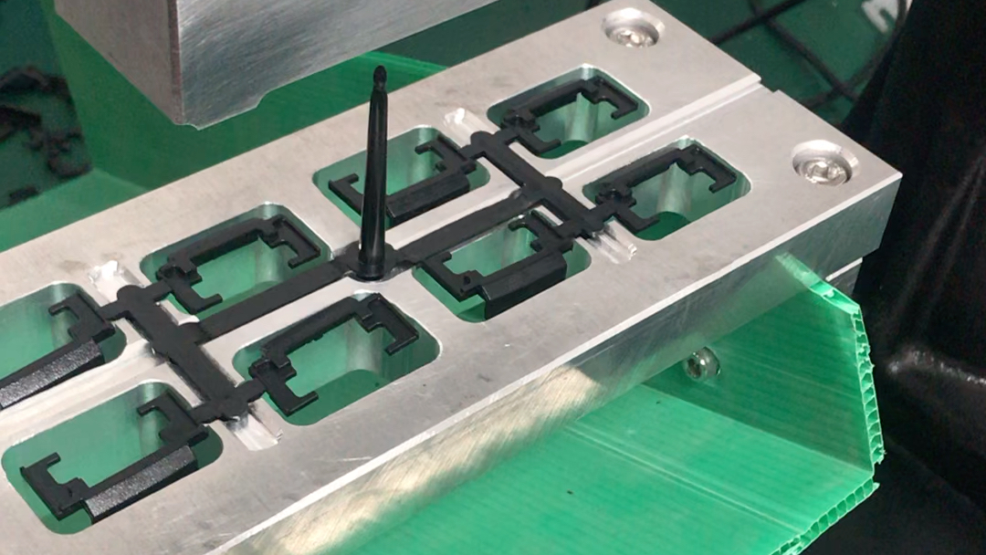 博硕科技公布国际专利申请：“一种塑胶件全自动切水口设备及工艺”