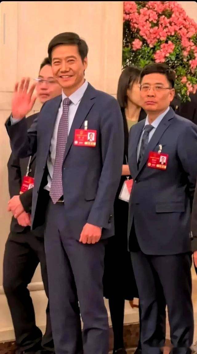 海尔集团周云杰携高管向全国人民拜年