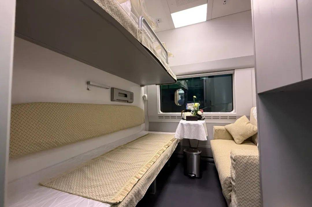 高铁动卧串起热门城市群