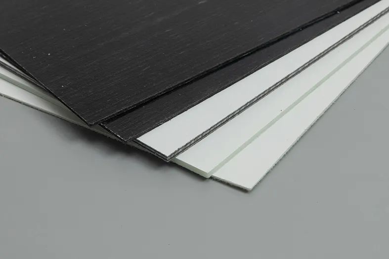 华宝新能获得发明专利授权:“一种光转换玻纤复合板及其制备方法和应用”