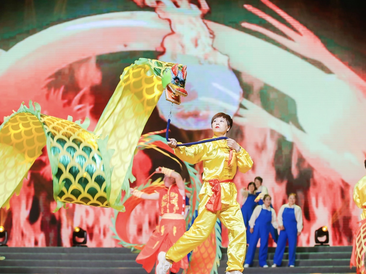 赛迪顾问:“冰城”闪耀春晚舞台,照亮中国冰雪经济万亿蓝图