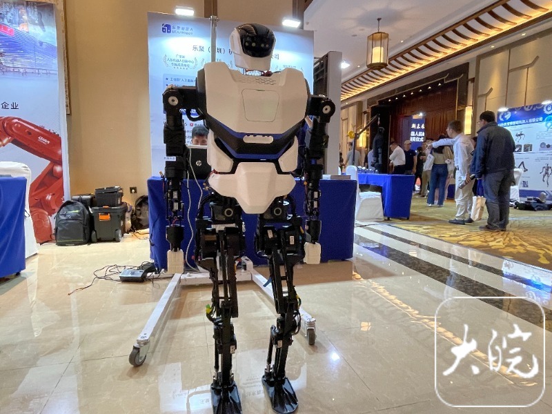 基于中国平台打造 克罗地亚人形机器人“通卡”亮相