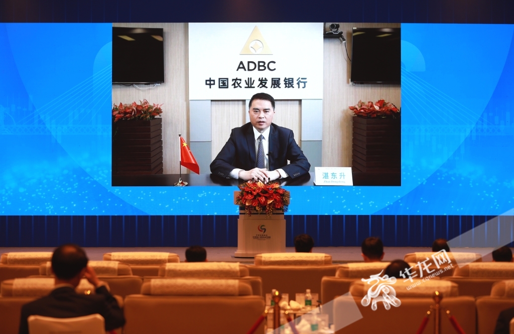 中共中央政治局:明年继续实施更加积极的财政政策和适度宽松的货币政策 | 金融早参