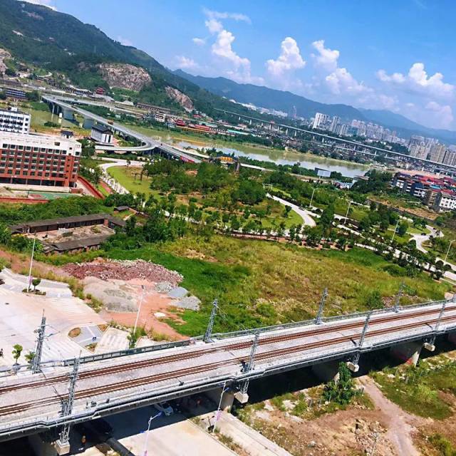 全国人大代表、今飞凯达董事长葛炳灶:建议将金华至南平铁路列入国家中长期铁路网规划