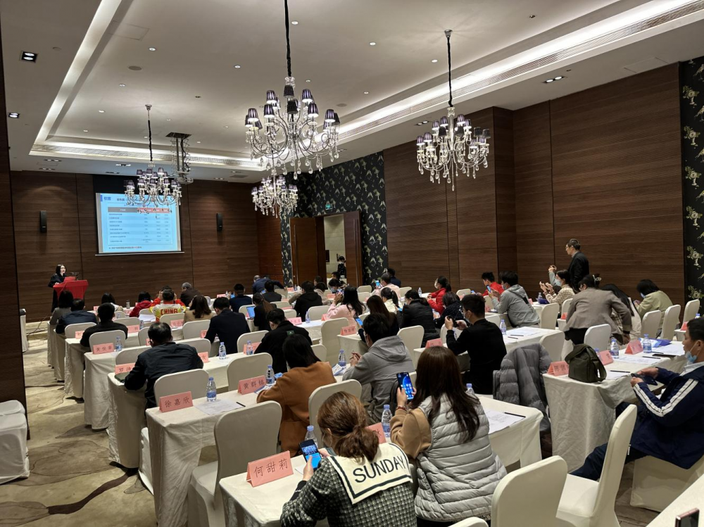 姜耀东委员：建立企业“人工智能+”激励机制，为高质量就业破局赋能