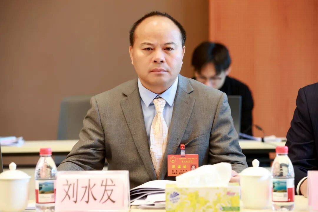 算电协同首次被写入政府工作报告 达卯科技简煜�耄航ㄒ橛畔仍谒懔χ行牡攘煊蚶┐笫缘�