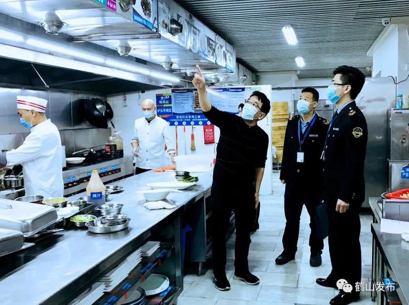 提振消费，“硬核科技”走进“烟火人间”