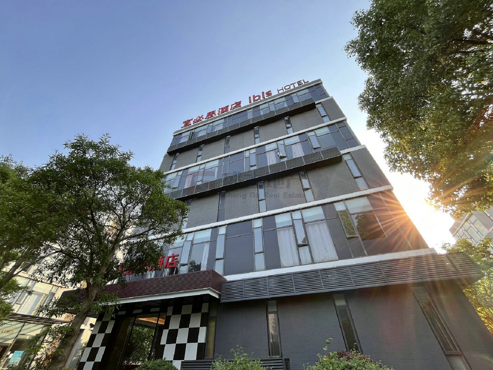 富乐德：拟出资4000万元参与设立浦东智能智造二期私募投资基金