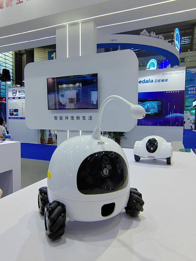 智瞰AI丨擎朗李通：让机器人走出实验室，奔赴烟火日常