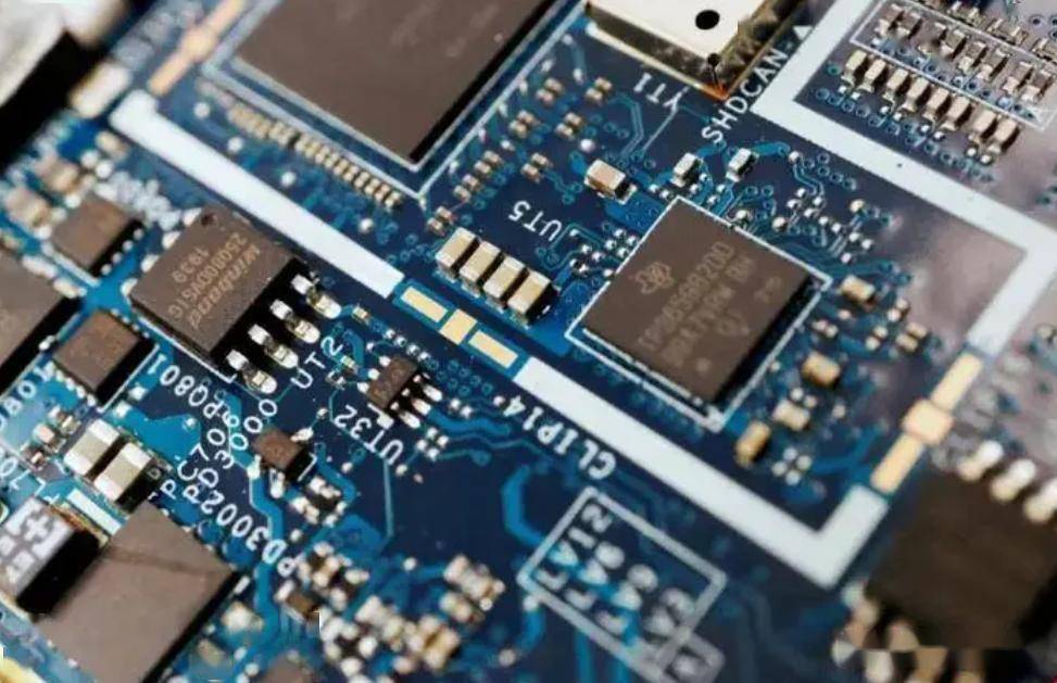 芯片产业先进制程有望放量,三季度景气延续,材料设备环节受益