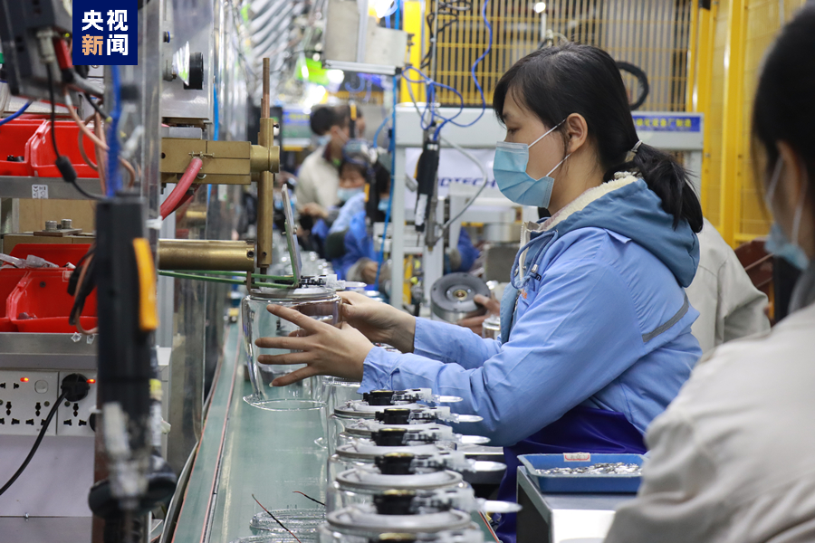 新宝股份获得外观设计专利授权：“煮蛋器（EB1013-UL）”