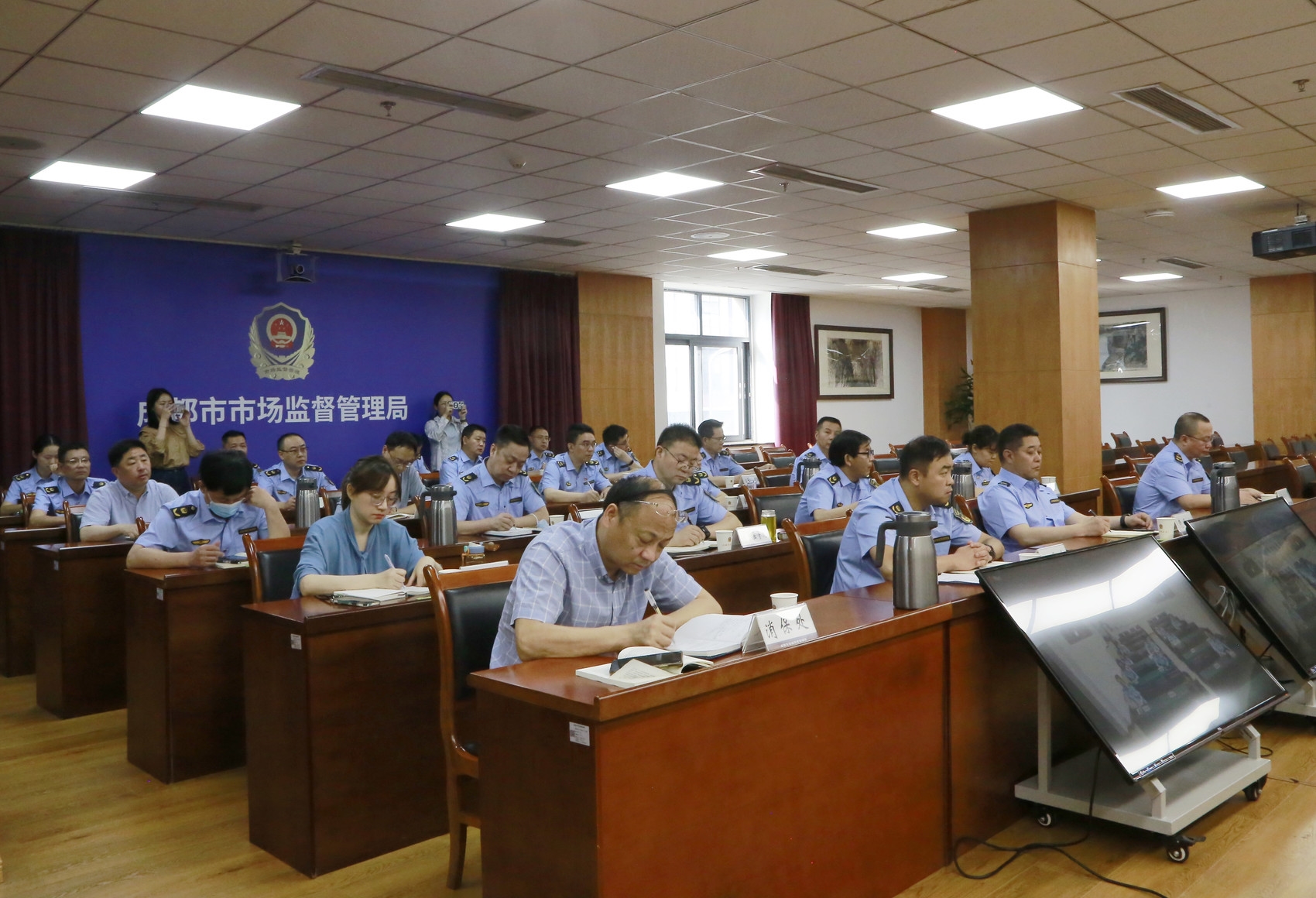 成都市市场监管局：对涉事企业开展全面核查，已责令其停产停业