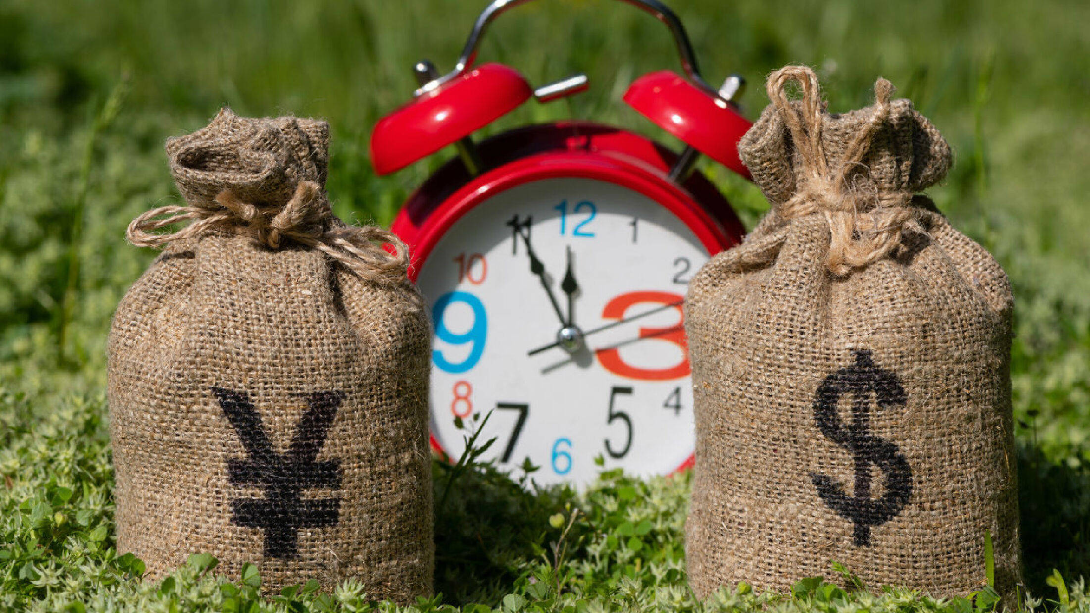 离岸人民币对美元汇率收复“7”关口；广东率先出台低空金融“十二条”| 金融早参