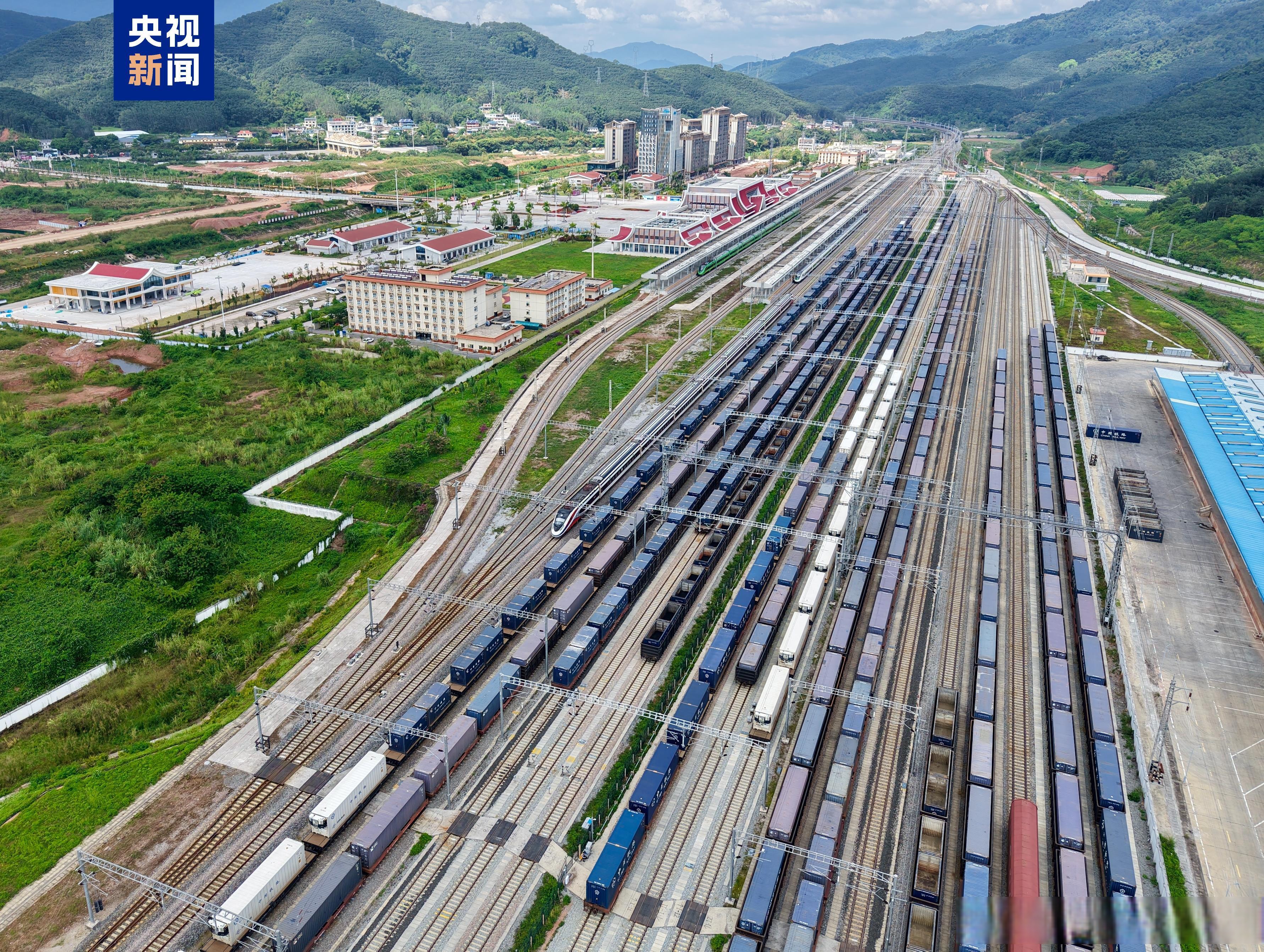 浩吉铁路累计运量突破5亿吨