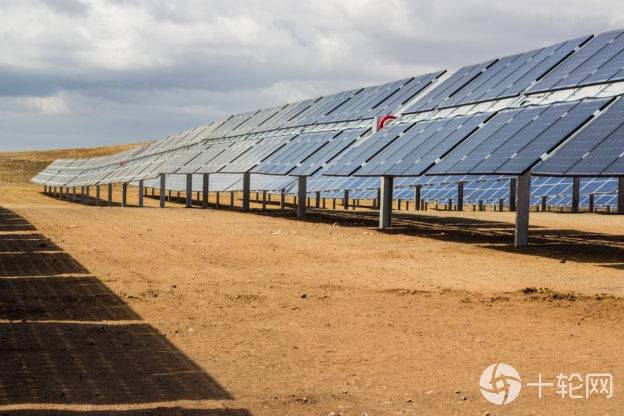 侯启军会见道达尔能源集团董事长潘彦磊