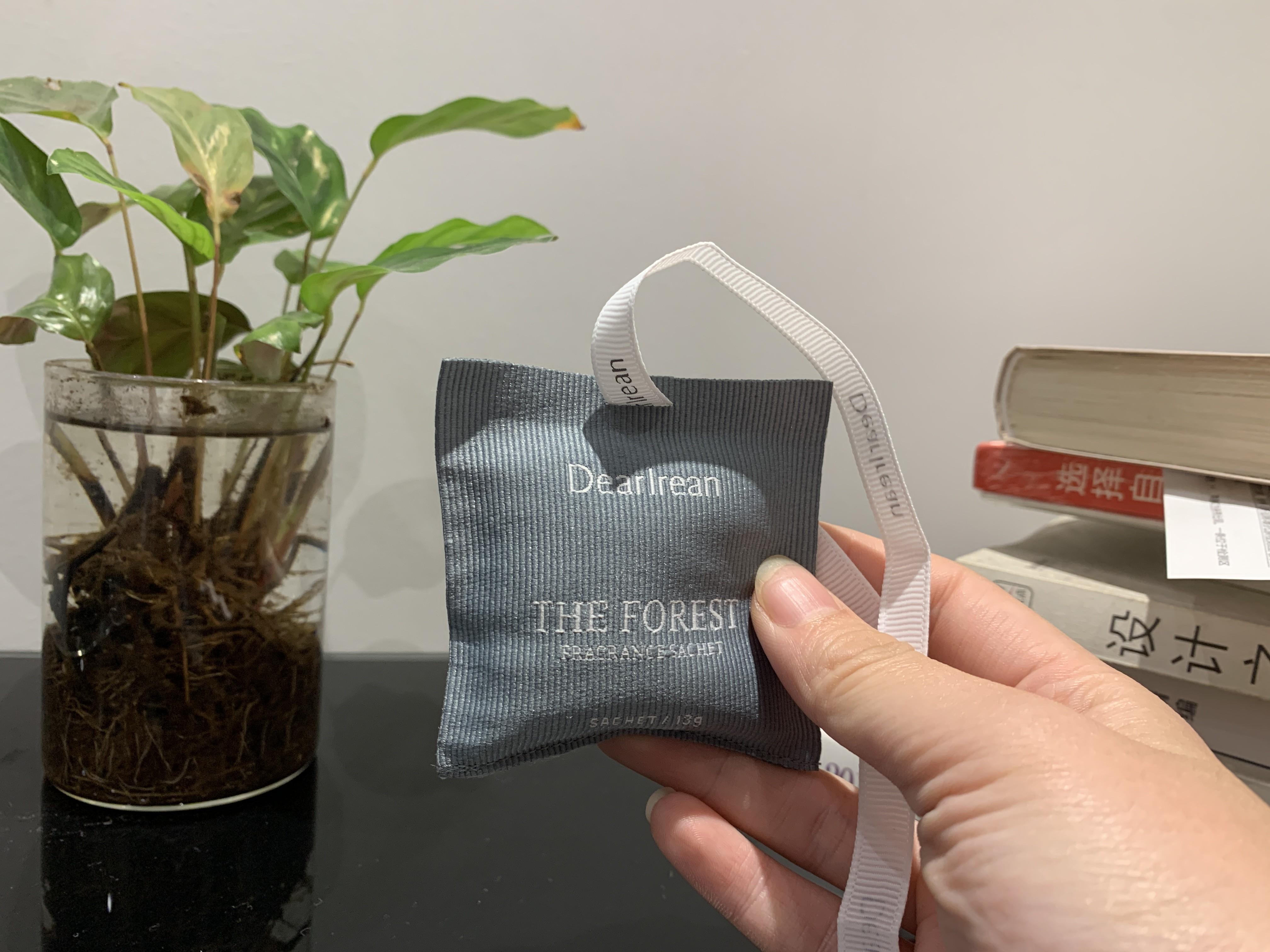 亚香股份：公司国外客户主要包括国际香精香料公司（IFF）、奇华顿（Givaudan）、芬美意（Firmenich）等国际知名香精香料企业